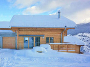Lavish Holiday Home in H r mence with Balcony